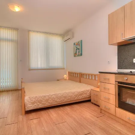 Oasis Pmg Апартаменты